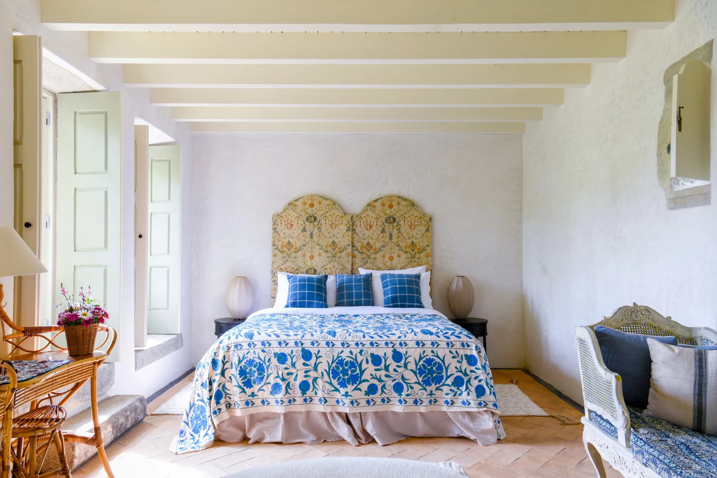 The Hortensia cottage suite — light through a latticed window